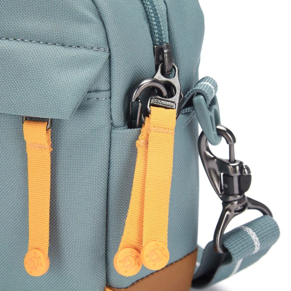 Сумка через плече антизлодій Pacsafe GO crossbody, 6 ступенів захисту