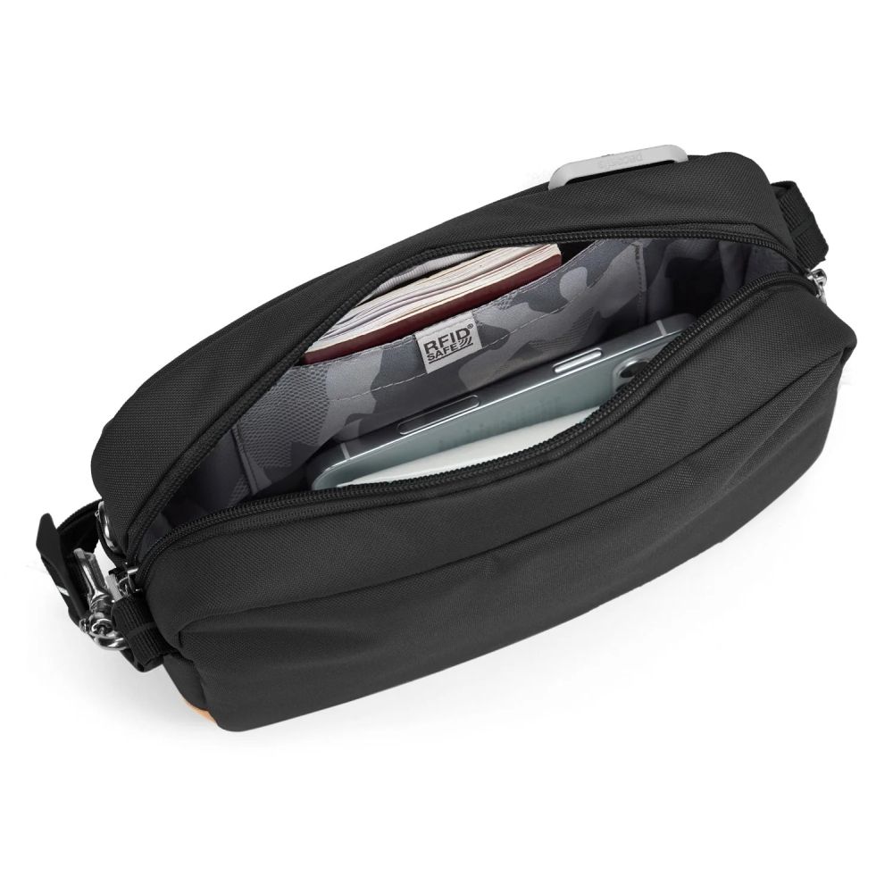 Сумка через плече антизлодій Pacsafe GO crossbody, 6 ступенів захисту