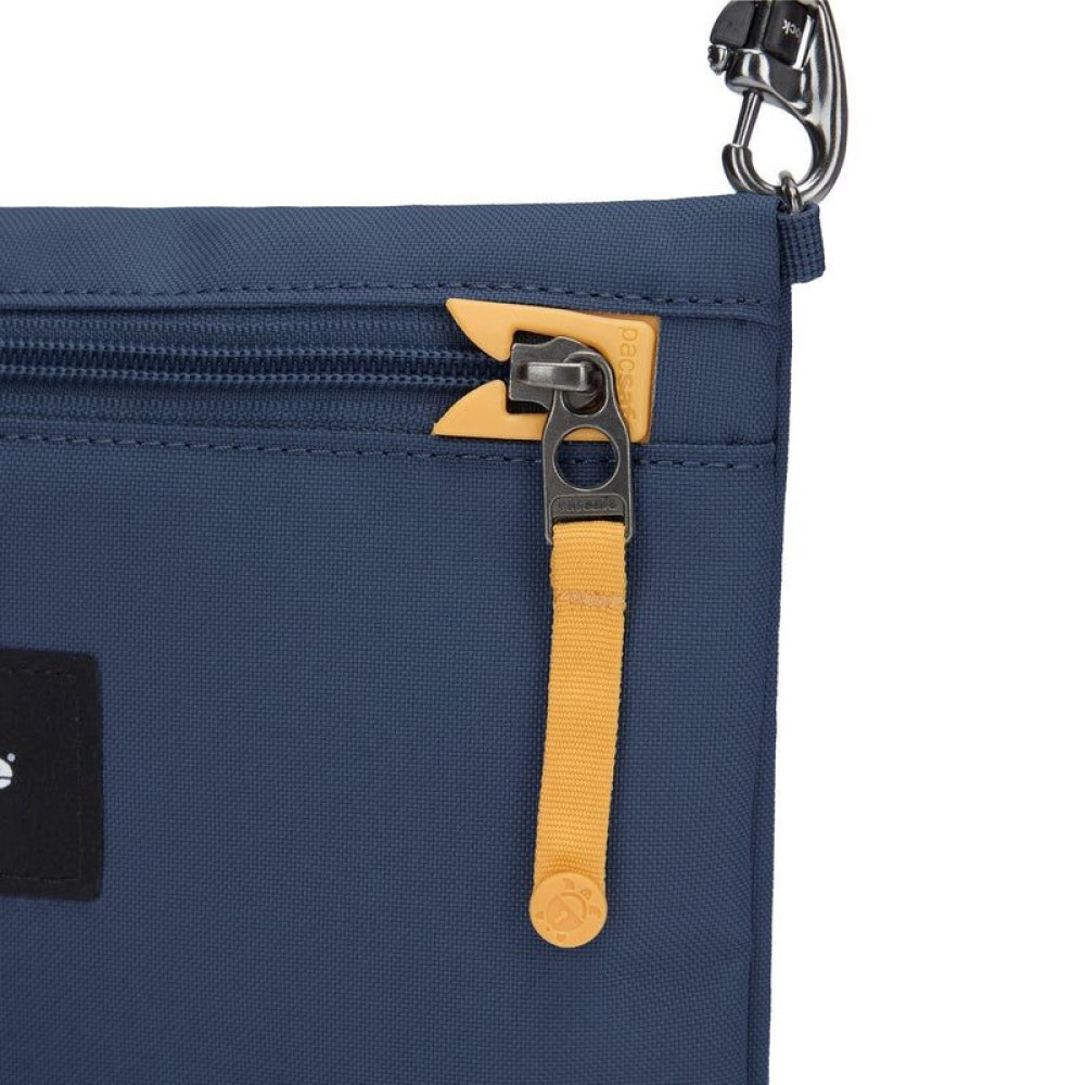 Сумка через плече антизлодій Pacsafe® GO crossbody pouch, 4 ступені захисту
