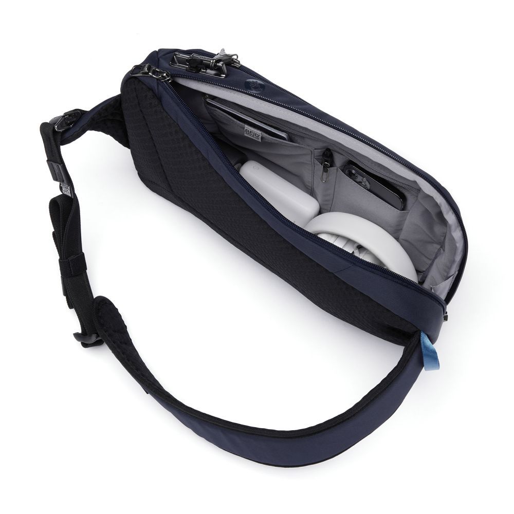 Сумка через плече антизлодій Pacsafe V Tech Sling, 5 ступенів захисту