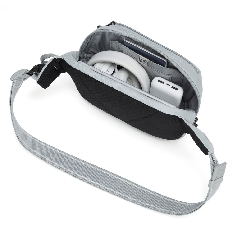 Сумка на пояс антизлодій Pacsafe V Hip Pack