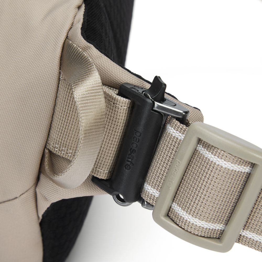 Сумка на пояс антизлодій Pacsafe V Hip Pack