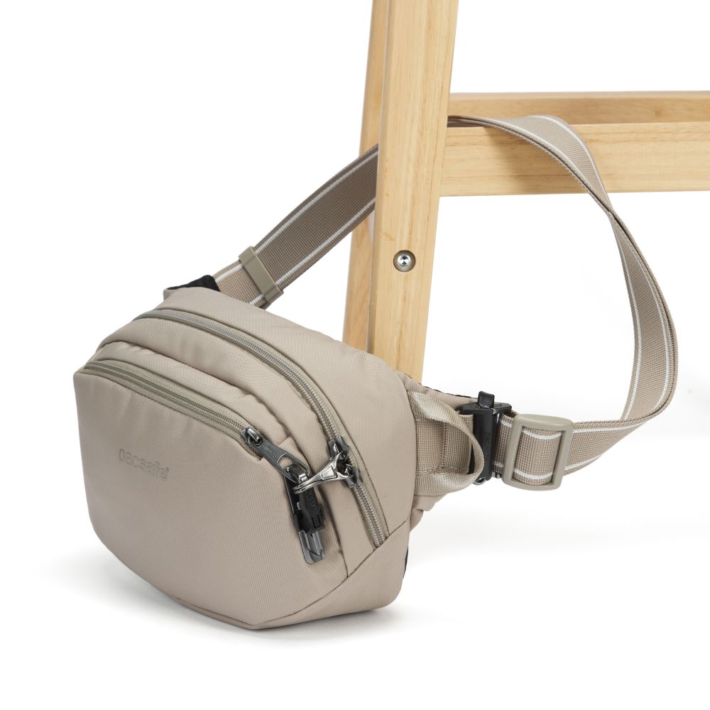 Сумка на пояс антизлодій Pacsafe V Hip Pack